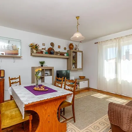Apartment Vivi With Terrace Daire Labin (Istria)