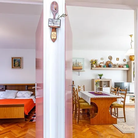 Apartment Vivi With Terrace Labin (Istria)