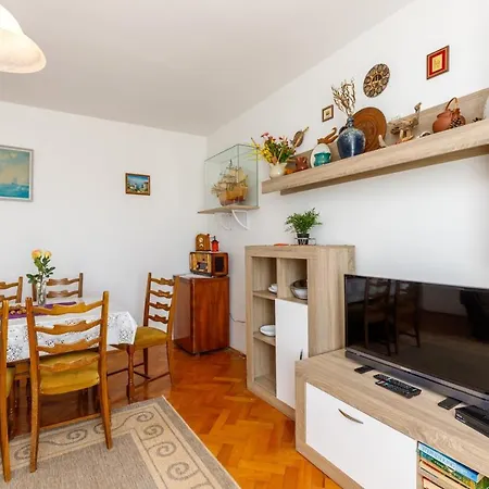 Apartment Vivi With Terrace